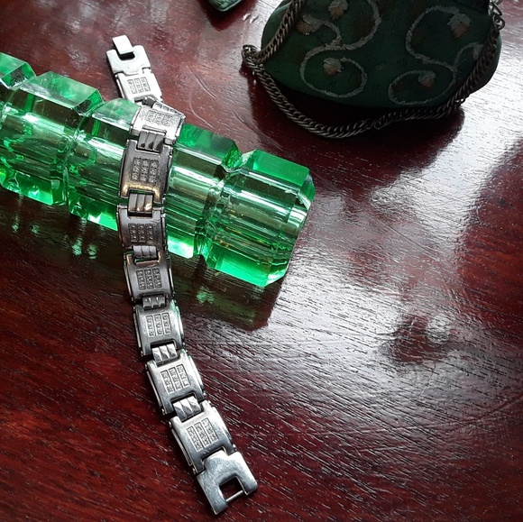 BRUSHED STAINLESS STEEL & DIAMOND BRACELET 8.5 " - Picture 8 of 8